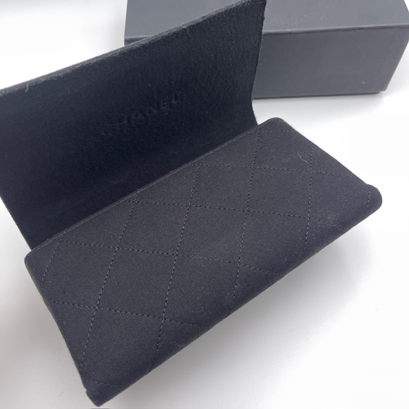 CHANEL Black Glasses Sunglasses Soft Case and box Quilted Fabric Gold CC Logo - Picture 12 of 12